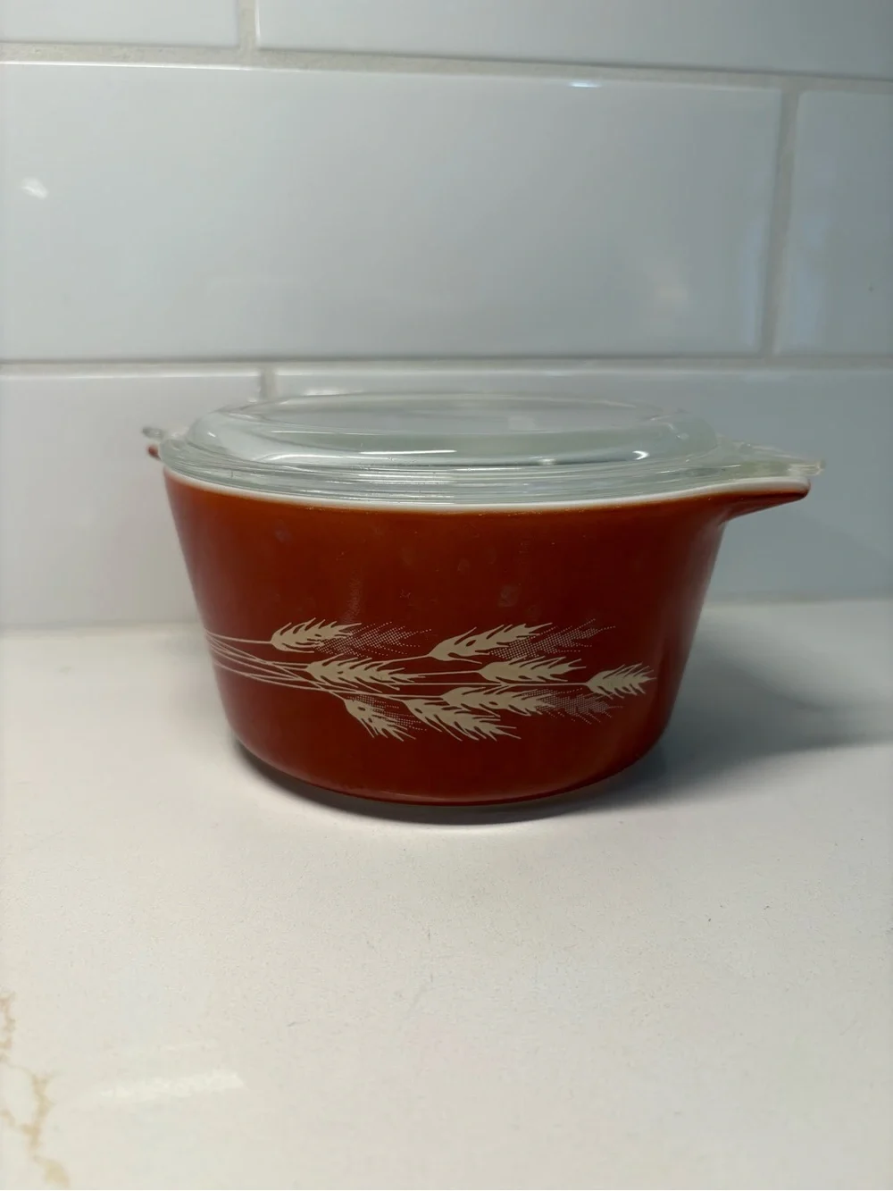 Pyrex 473B Harvest Wheat 1 quart Dish with Pyrex 479 C Lid. Great condition